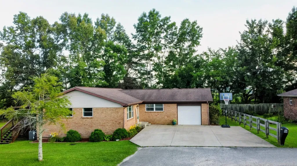 102 Shannon Square Corbin KY 40701