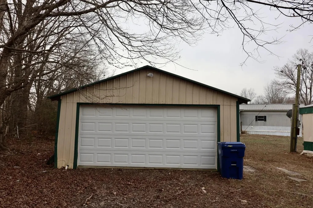 55 Seminole Drive Cadiz KY 42211