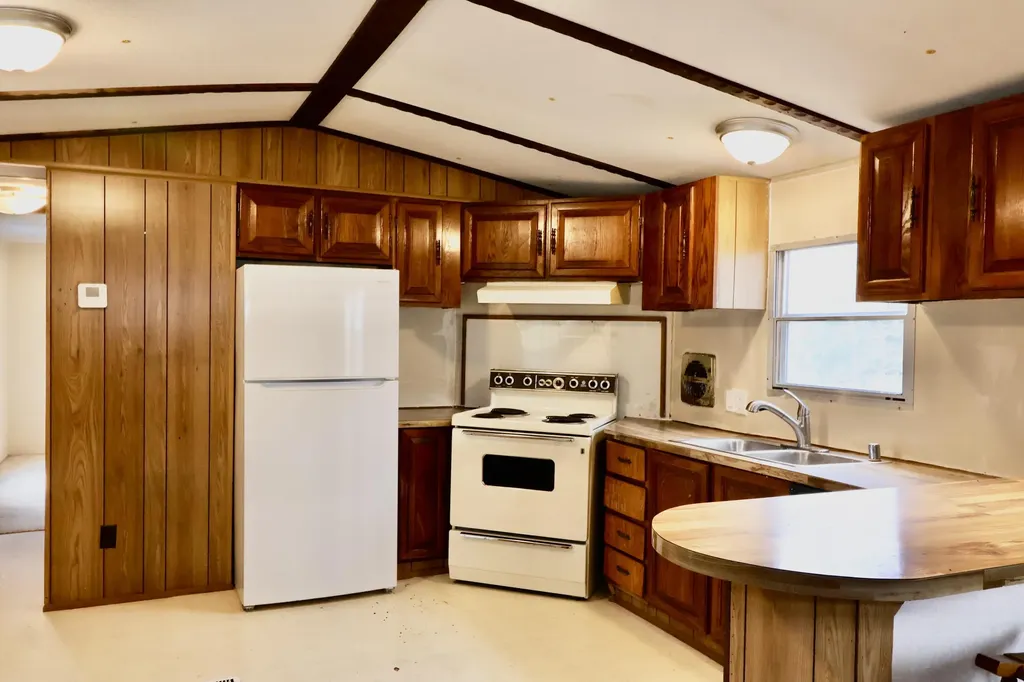 55 Seminole Drive Cadiz KY 42211