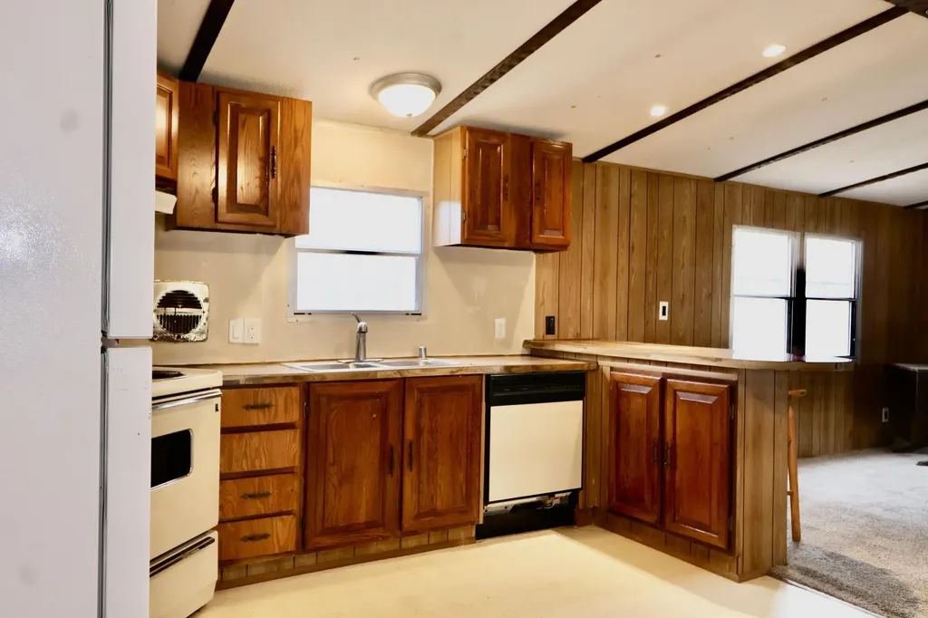 55 Seminole Drive Cadiz KY 42211