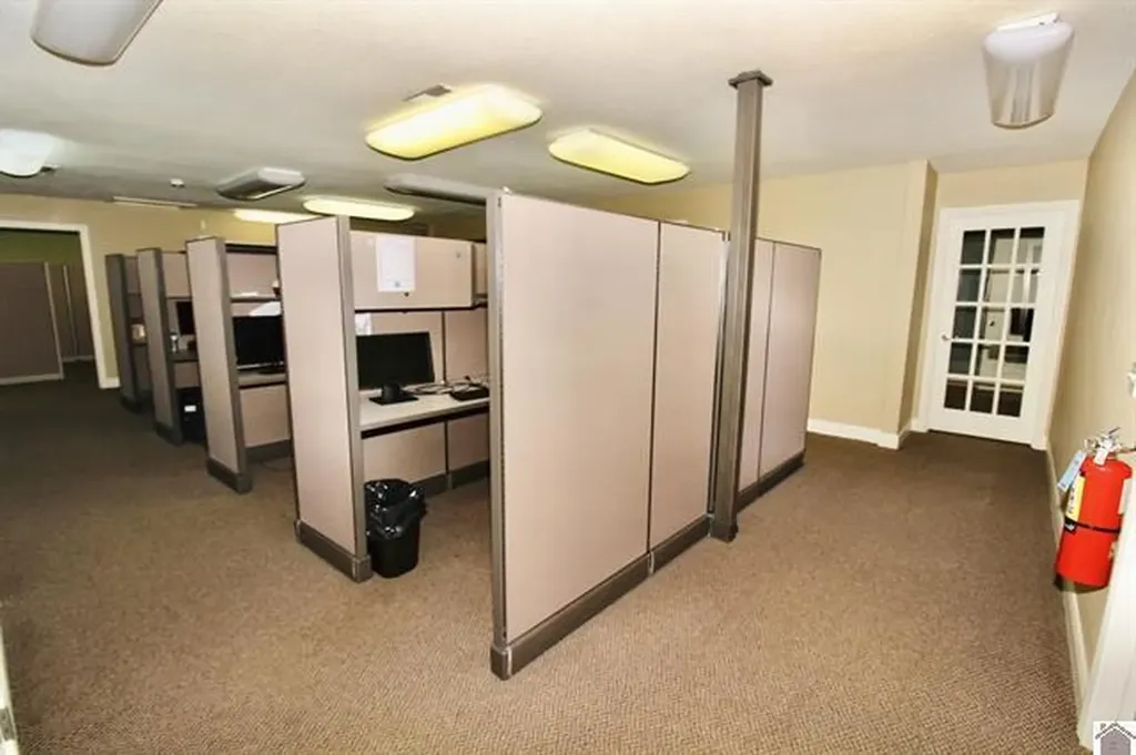 1105 State Route 121 N Murray KY 42071
