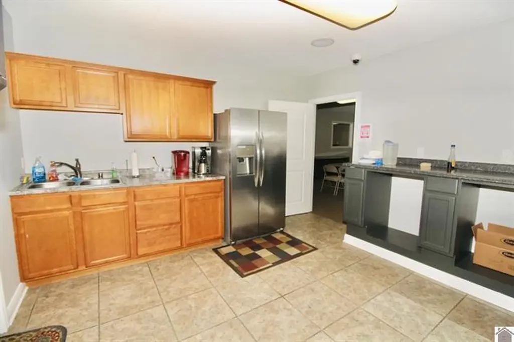 1105 State Route 121 N Murray KY 42071