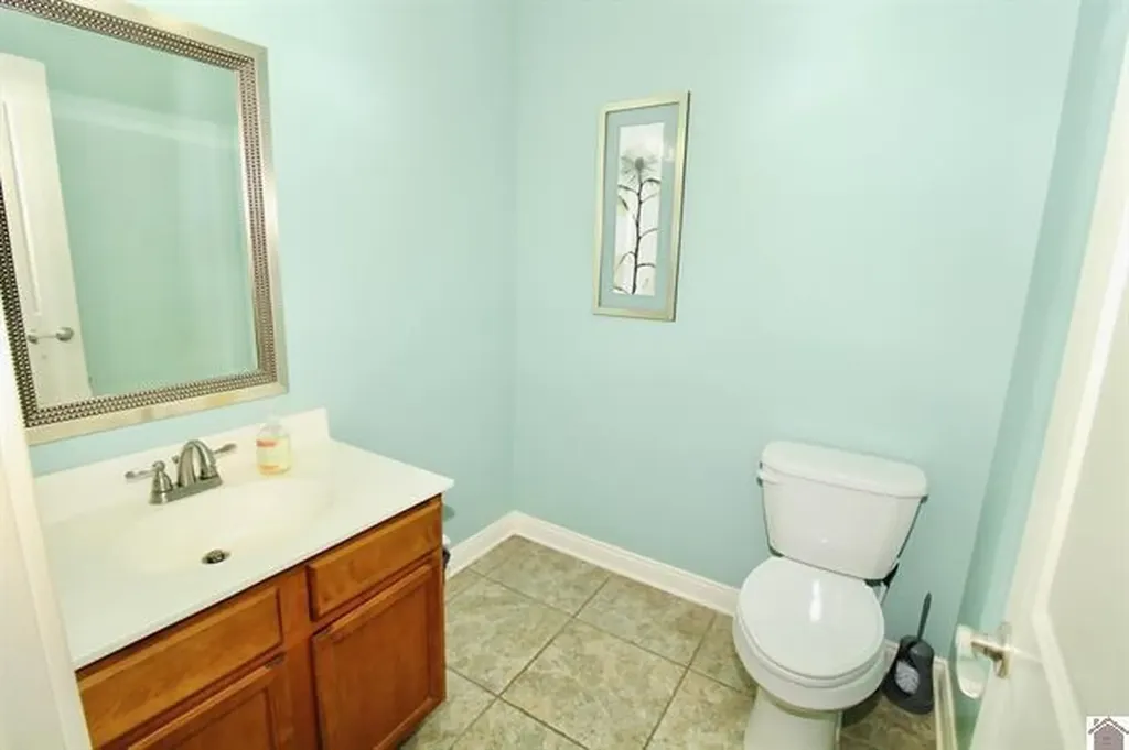 1105 State Route 121 N Murray KY 42071