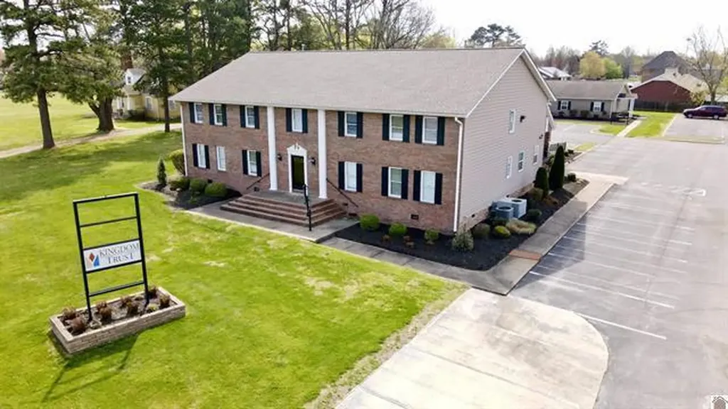 1105 State Route 121 N Murray KY 42071