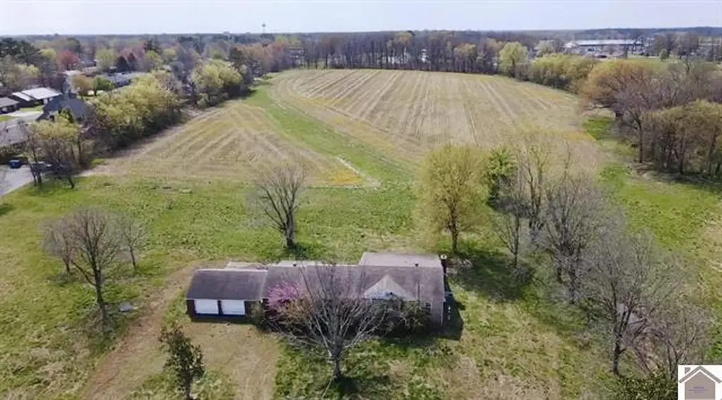 1105 State Route 121 N Murray KY 42071