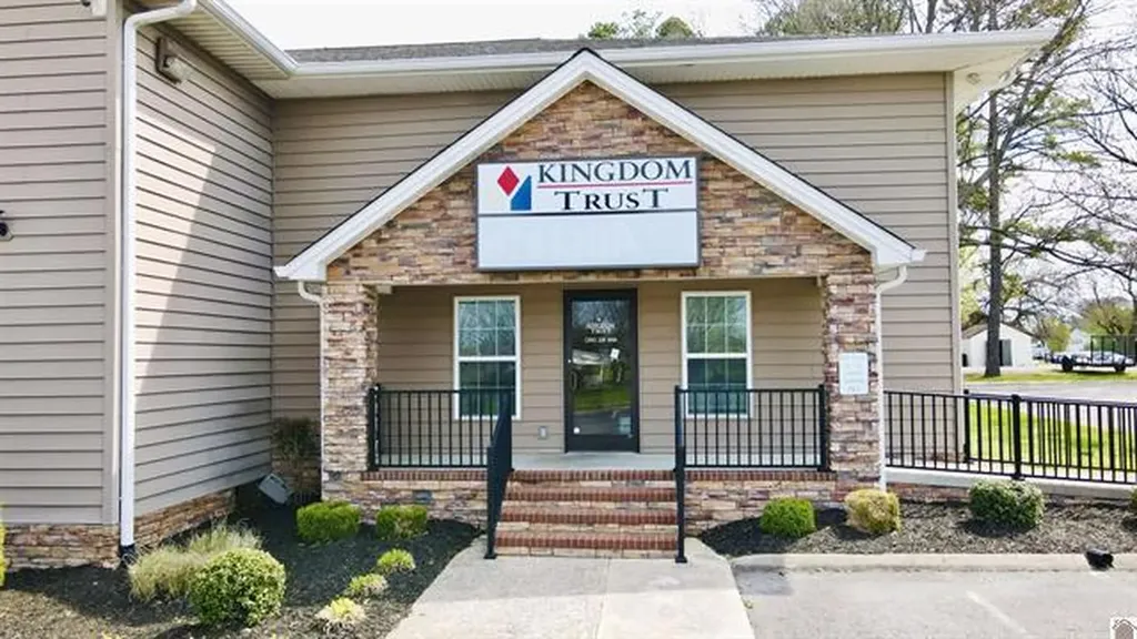 1105 State Route 121 N Murray KY 42071