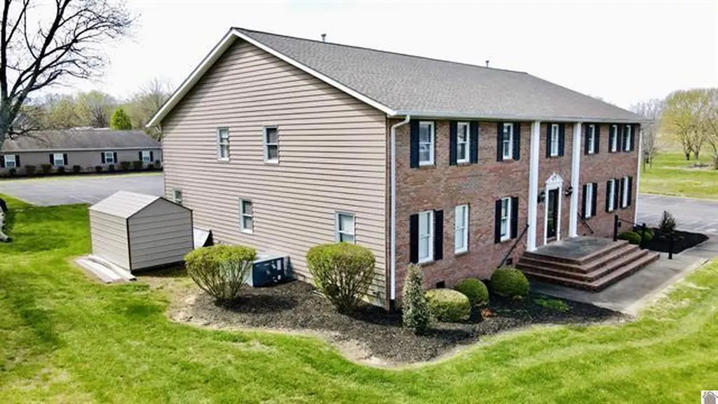 1105 State Route 121 N Murray KY 42071
