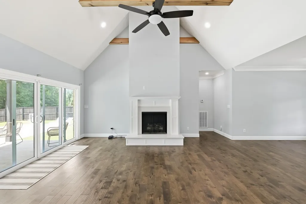 4221 N Kentucky 121 Murray KY 42071