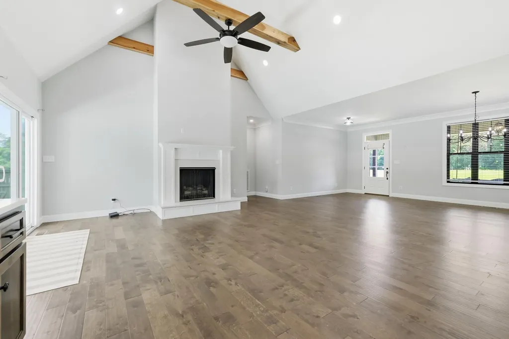 4221 N Kentucky 121 Murray KY 42071