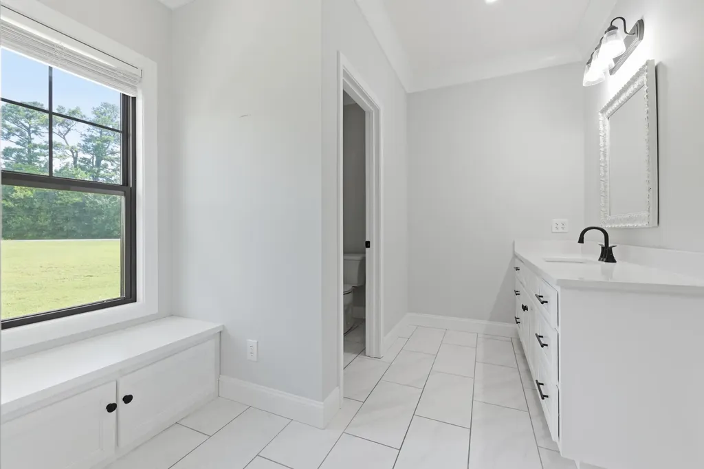 4221 N Kentucky 121 Murray KY 42071