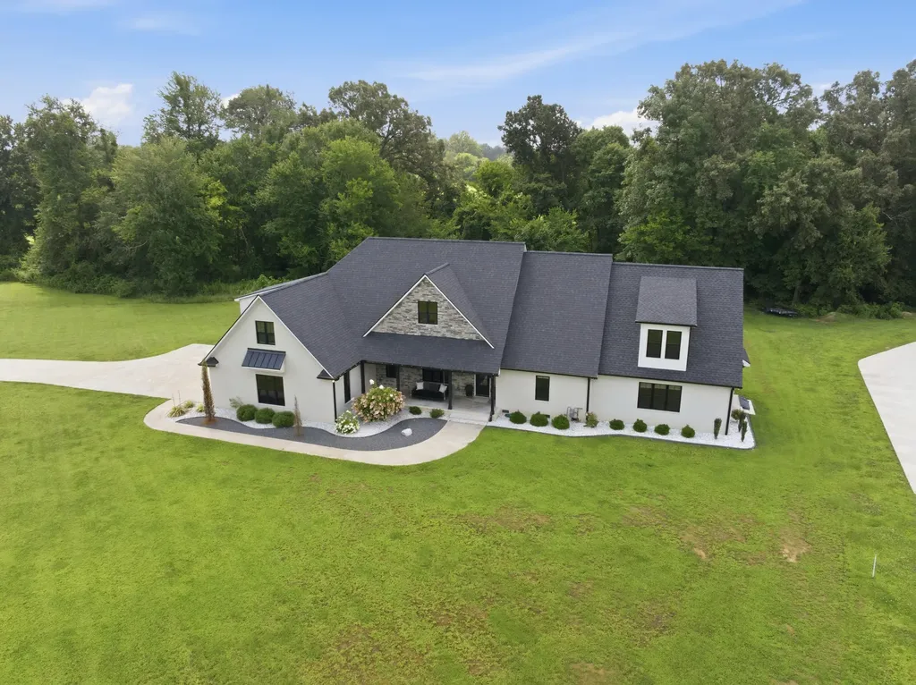 4221 N Kentucky 121 Murray KY 42071