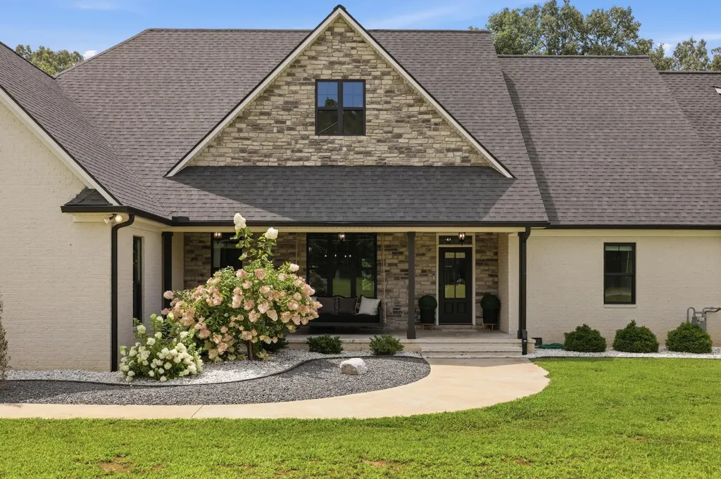 4221 N Kentucky 121 Murray KY 42071