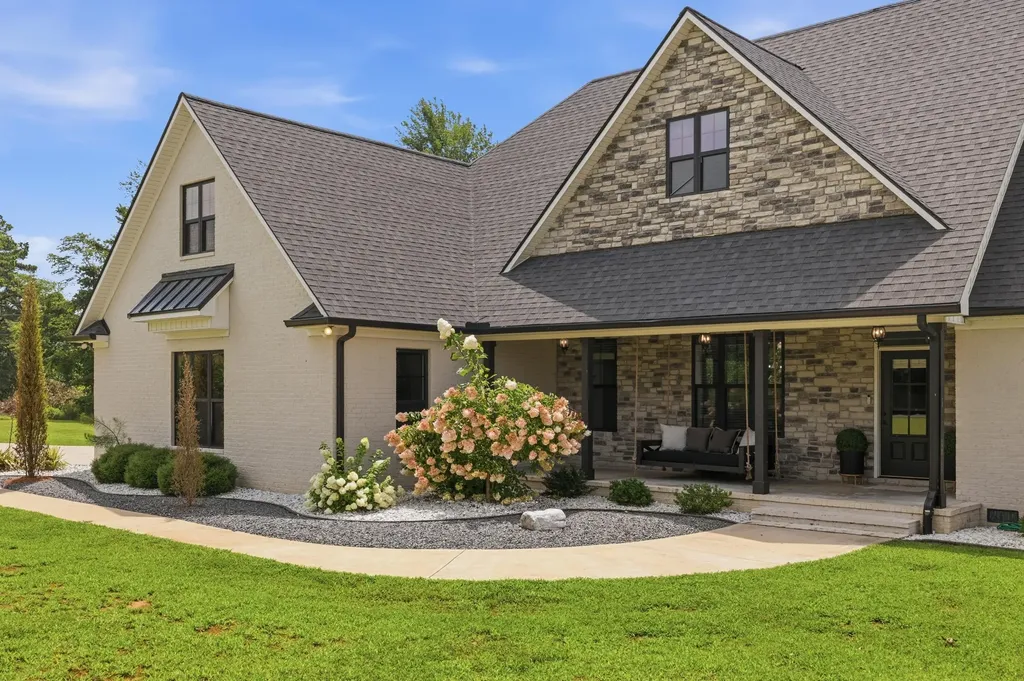 4221 N Kentucky 121 Murray KY 42071