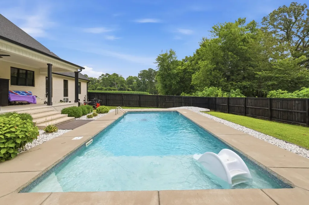 4221 N Kentucky 121 Murray KY 42071