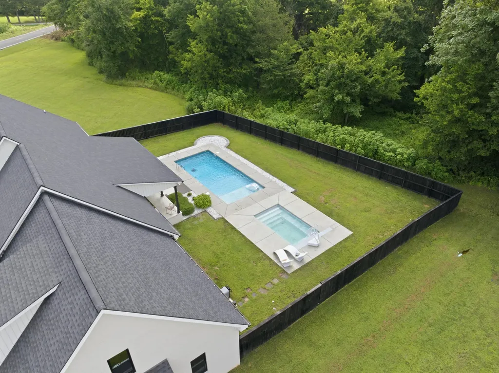 4221 N Kentucky 121 Murray KY 42071