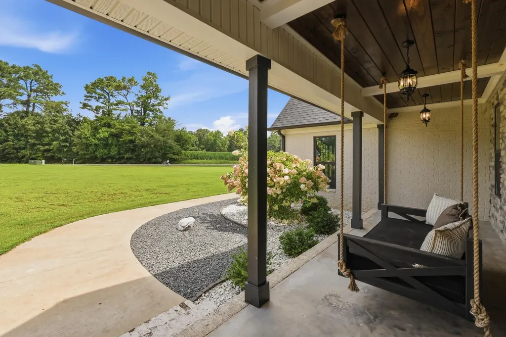 4221 N Kentucky 121 Murray KY 42071