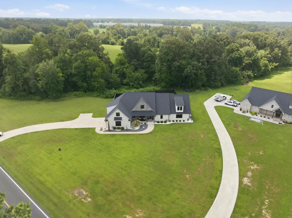 4221 N Kentucky 121 Murray KY 42071