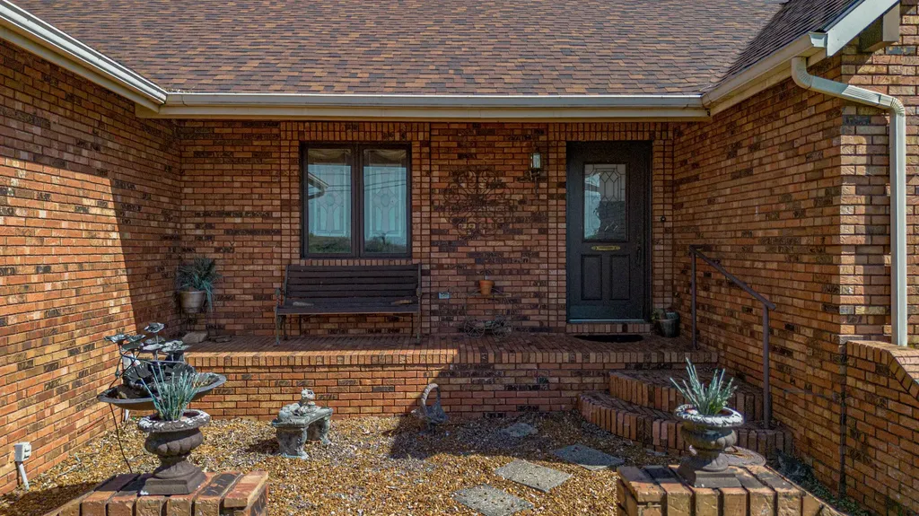 2331 Us-60 Marion KY 42064