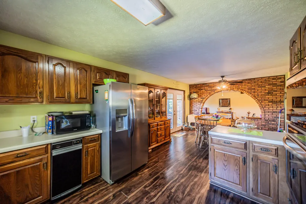 2331 Us-60 Marion KY 42064