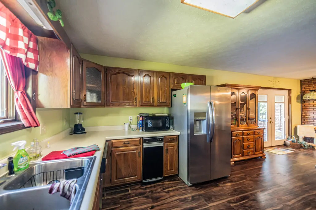 2331 Us-60 Marion KY 42064