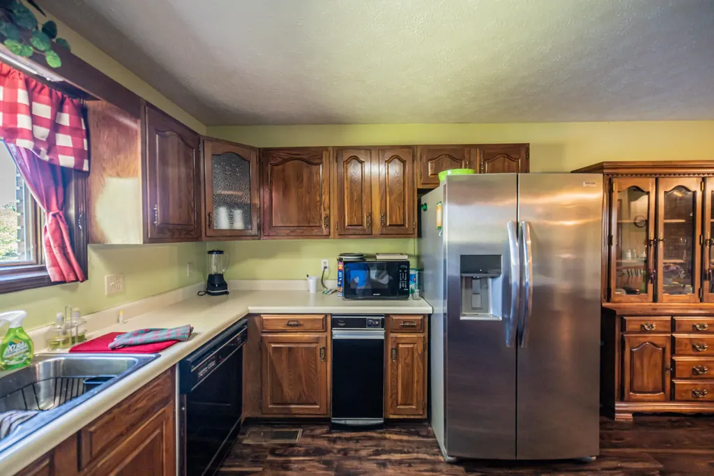 2331 Us-60 Marion KY 42064