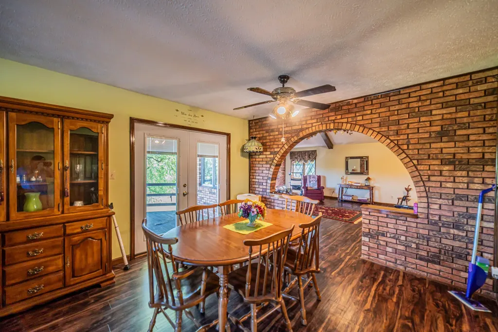 2331 Us-60 Marion KY 42064