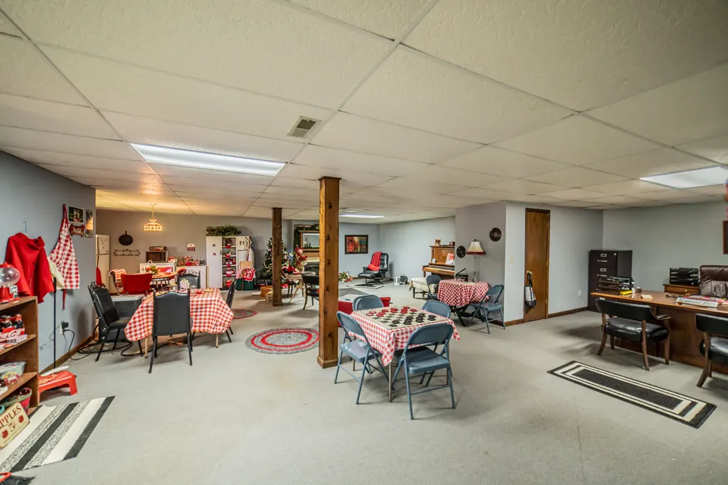 2331 Us-60 Marion KY 42064
