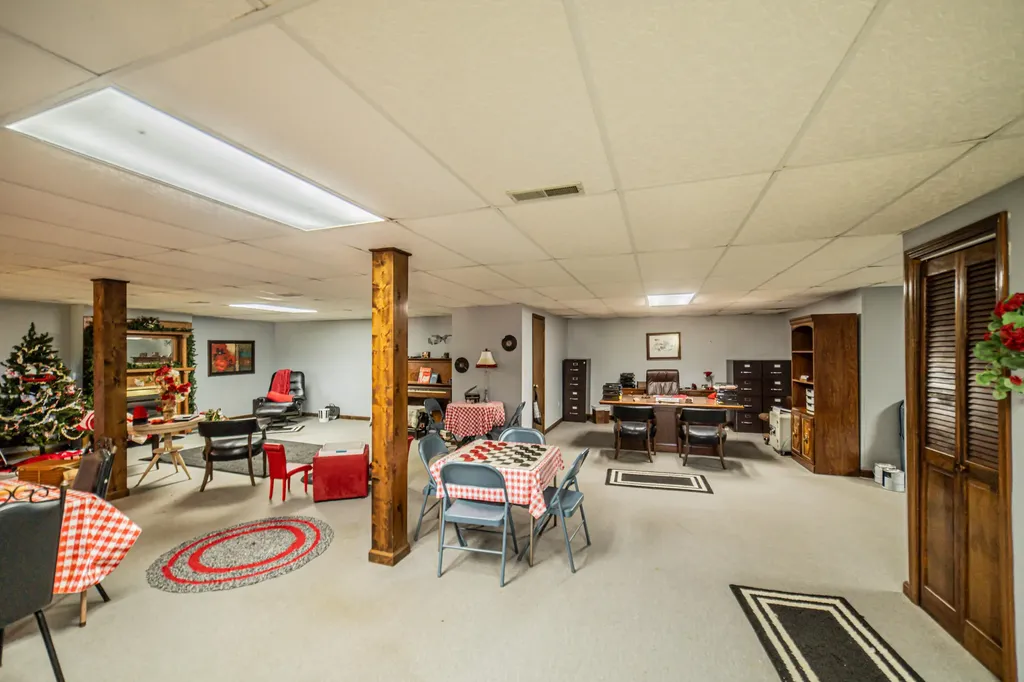 2331 Us-60 Marion KY 42064