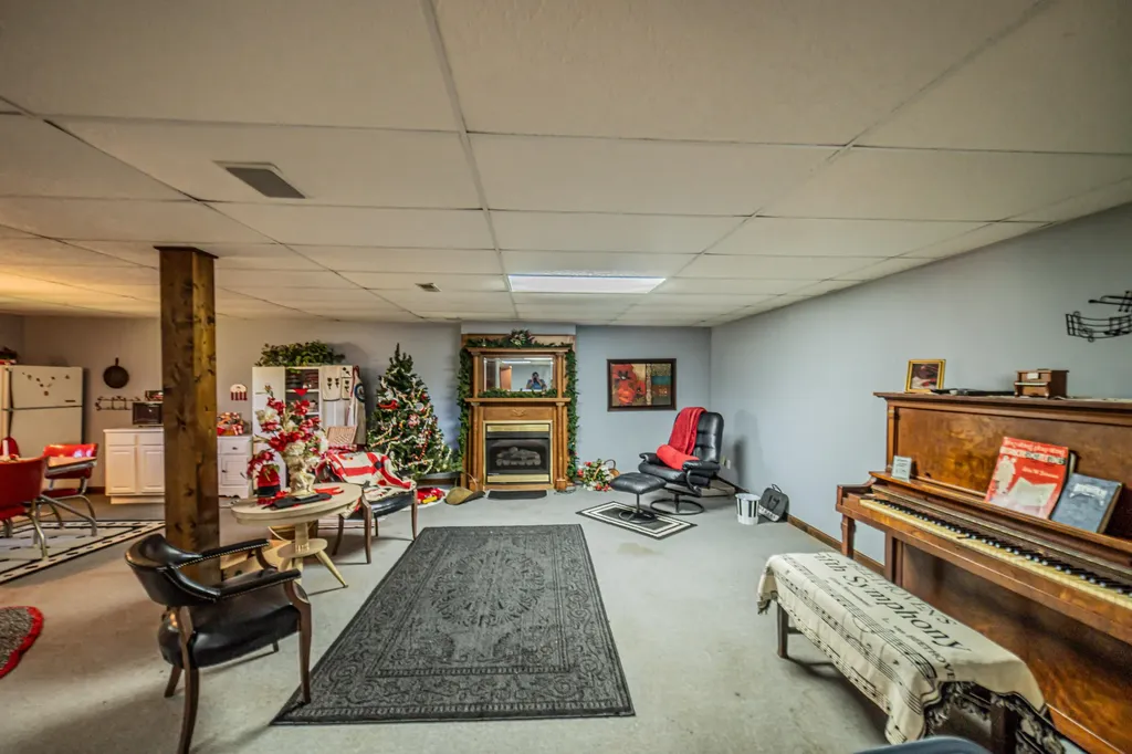 2331 Us-60 Marion KY 42064