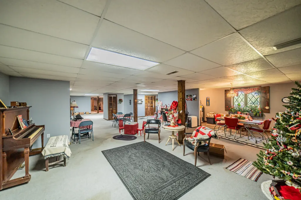 2331 Us-60 Marion KY 42064