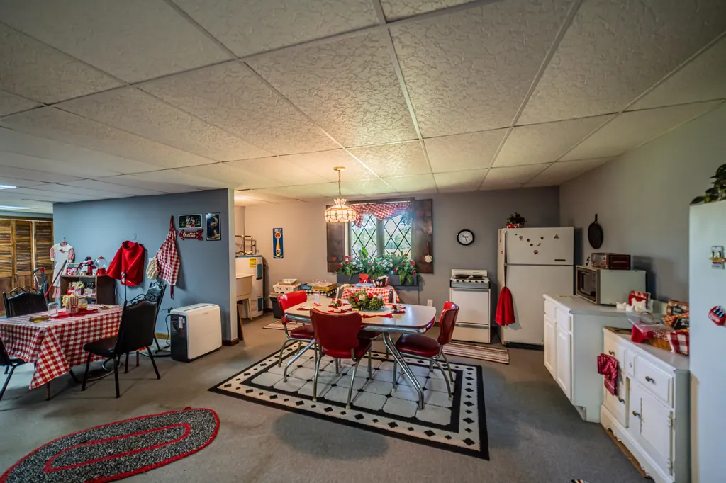 2331 Us-60 Marion KY 42064