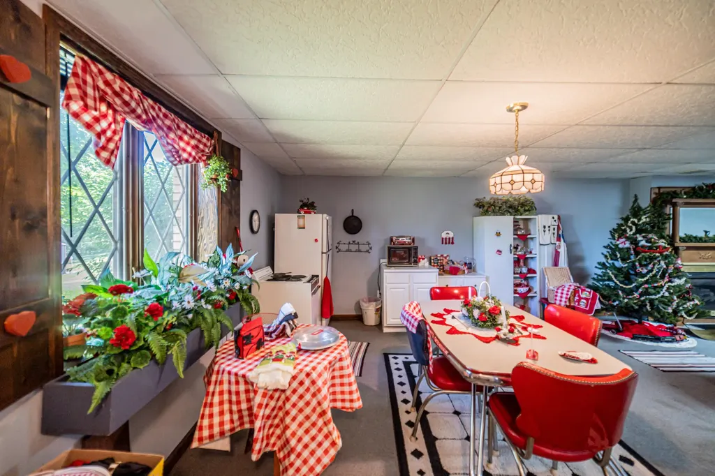 2331 Us-60 Marion KY 42064