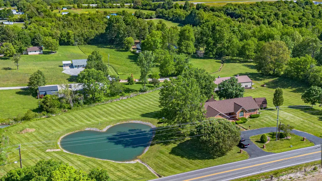 2331 Us-60 Marion KY 42064
