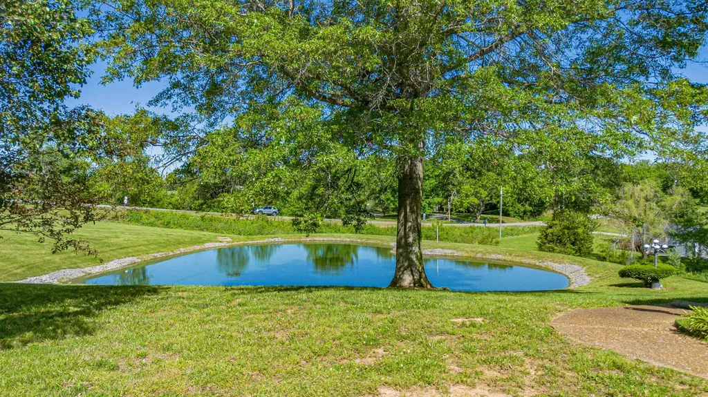 2331 Us-60 Marion KY 42064