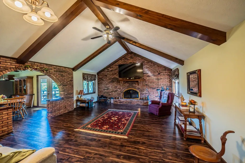 2331 Us-60 Marion KY 42064