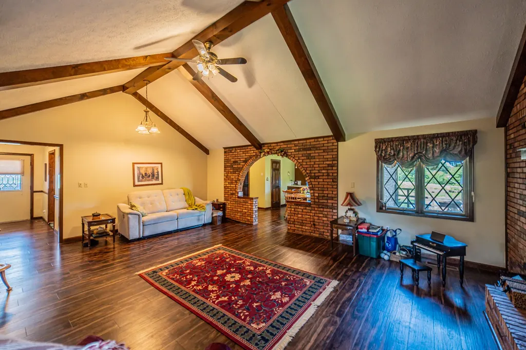 2331 Us-60 Marion KY 42064