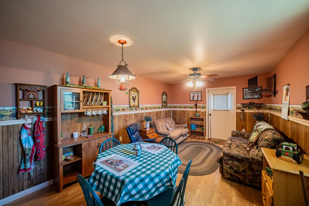 2331 Us-60 Marion KY 42064