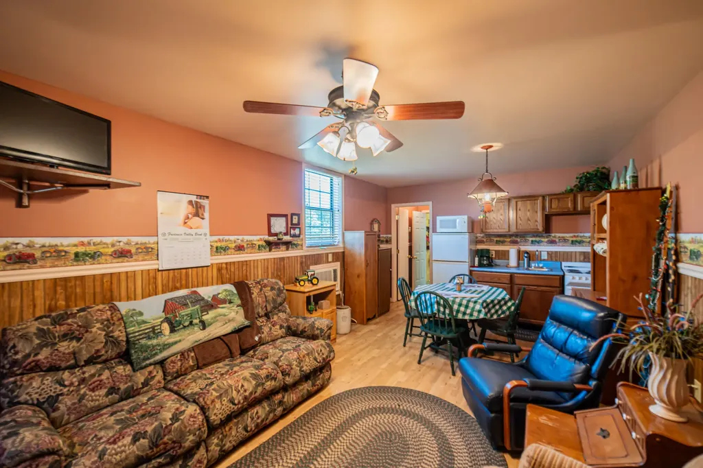 2331 Us-60 Marion KY 42064