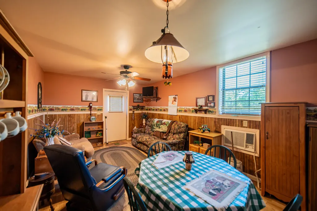 2331 Us-60 Marion KY 42064