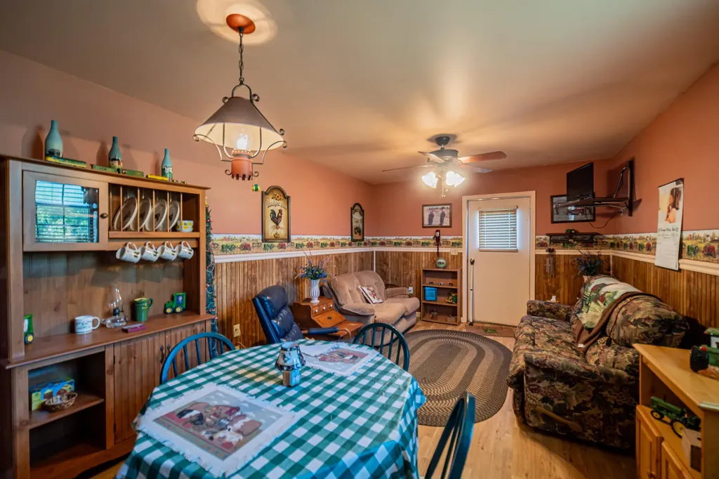 2331 Us-60 Marion KY 42064