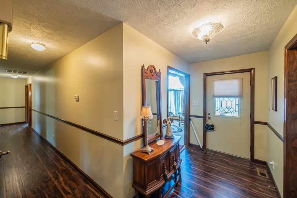 2331 Us-60 Marion KY 42064