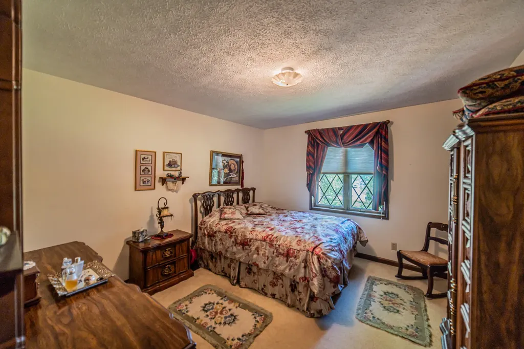 2331 Us-60 Marion KY 42064