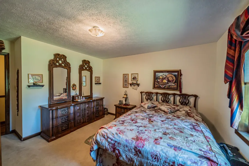 2331 Us-60 Marion KY 42064