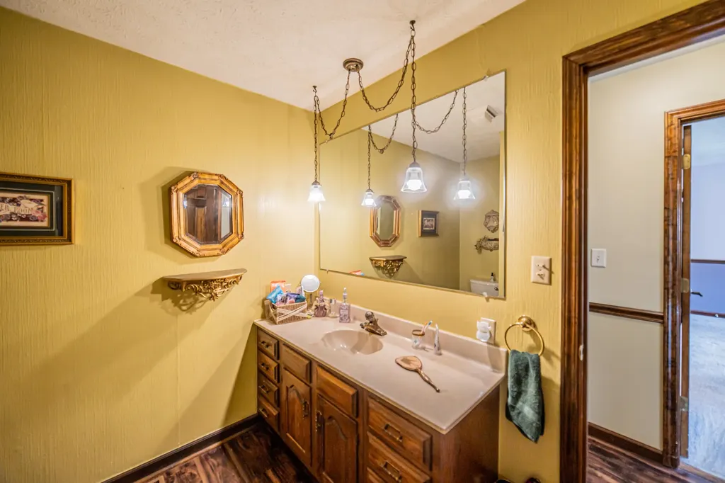 2331 Us-60 Marion KY 42064