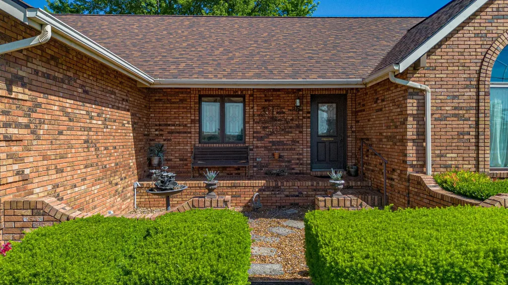2331 Us-60 Marion KY 42064
