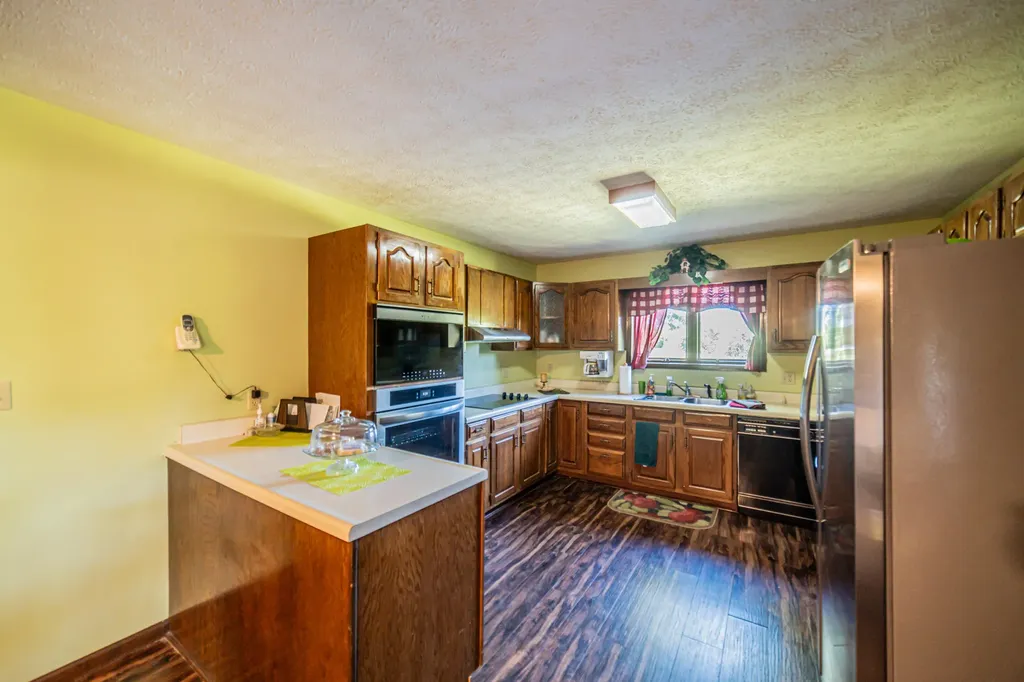2331 Us-60 Marion KY 42064