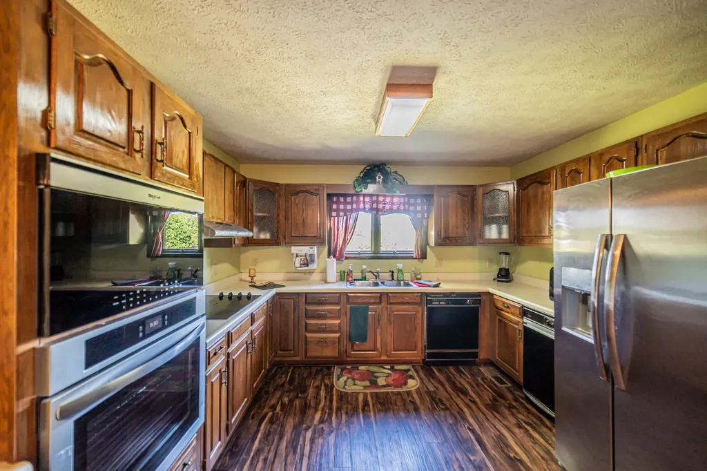 2331 Us-60 Marion KY 42064