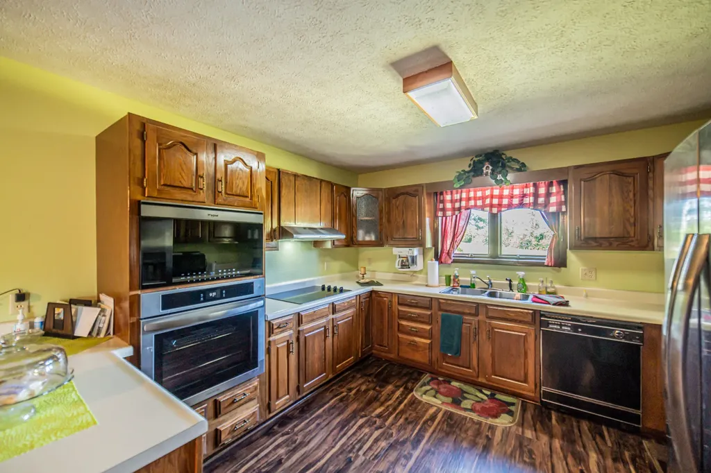 2331 Us-60 Marion KY 42064