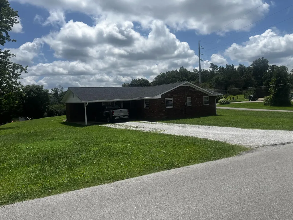 182 Harrison Avenue Monticello KY 42633