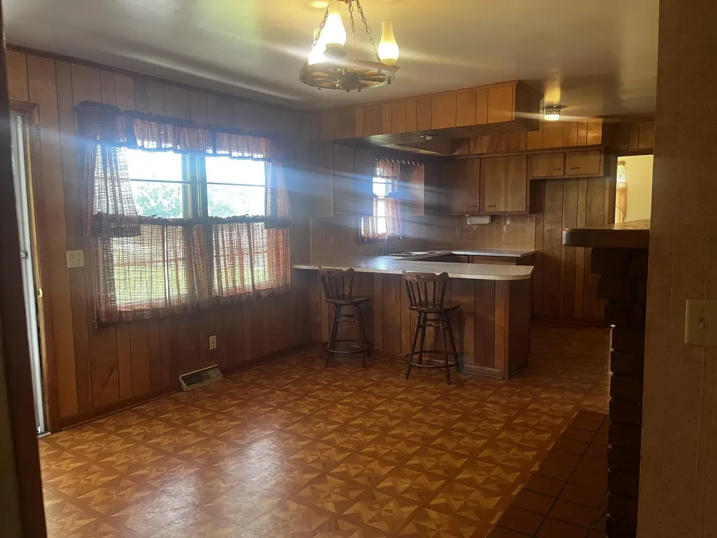 182 Harrison Avenue Monticello KY 42633